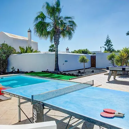 Domingo By Villa Puerto del Carmen (Lanzarote)