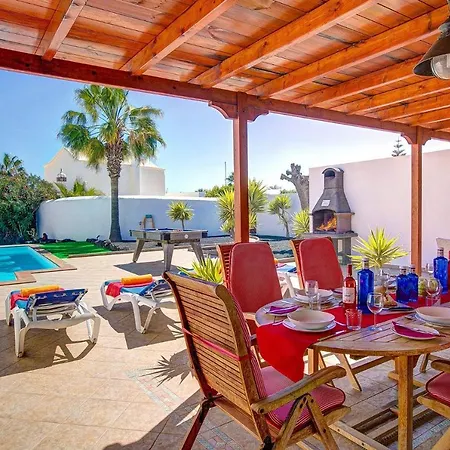 Domingo By Villa *